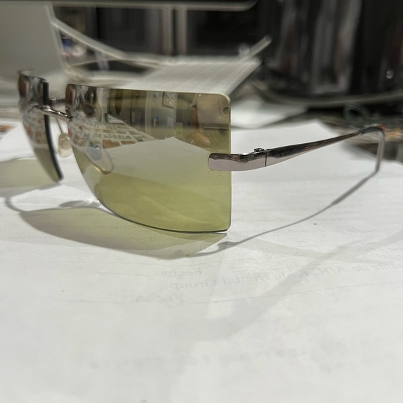 Authentic Giorgio Armani sunglasses. - Picture 3 of 8